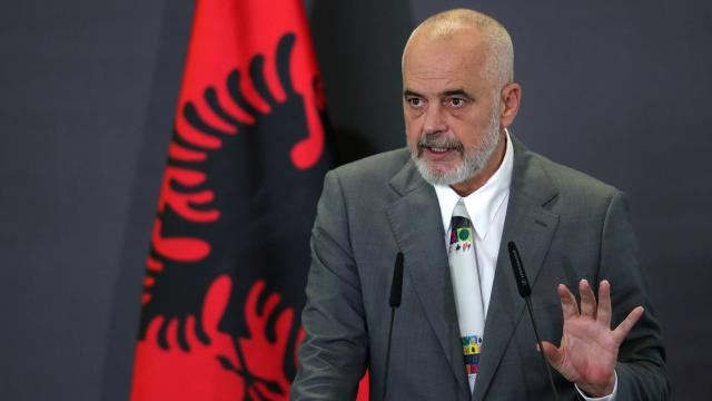 Arnavutluk Başbakanı Edi Rama'dan Kosova ile birleşme mesajı
