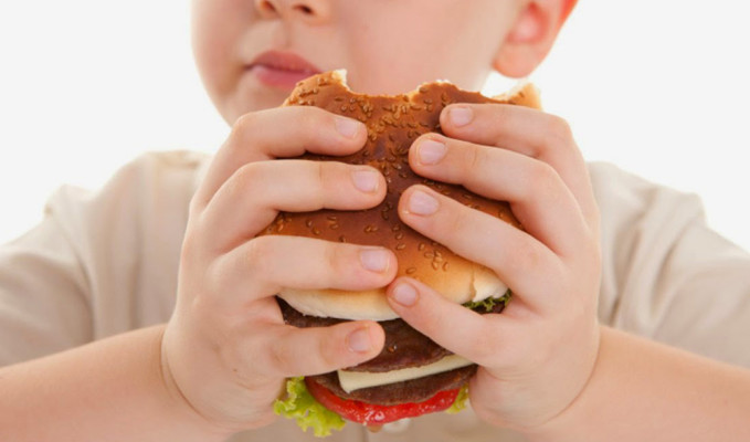 Pandemi döneminde çocuklarda obezite arttı