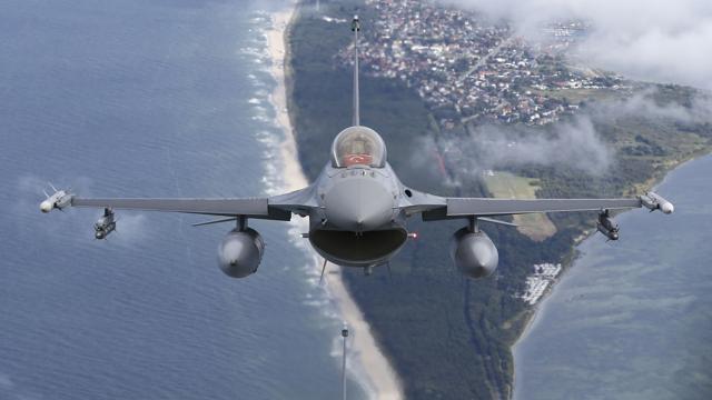 Tayvan F-16 tipi 64 savaş uçağını modernize etti