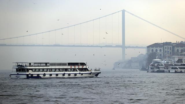 İstanbul Boğazı gemi geçişlerine açıldı