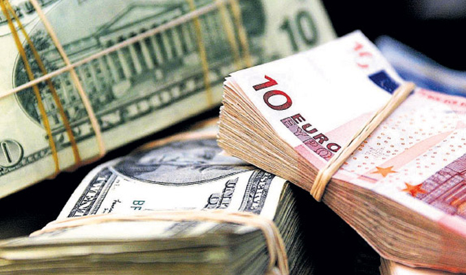 Dolar, euro ve risk primi zirvede