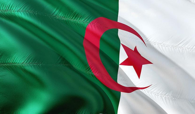 Cezayir halkı sandık başında