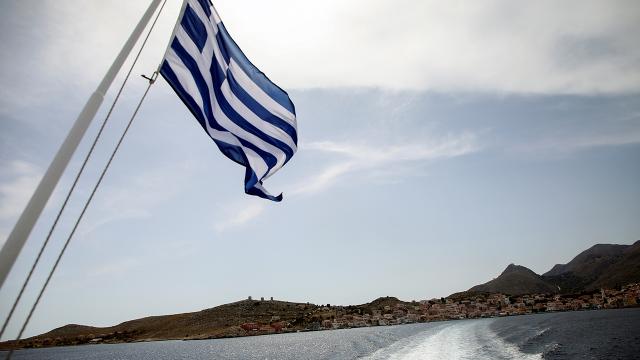 Yunan medyası böyle duyurdu: 'Midilli mülteciler için bir cehennem'