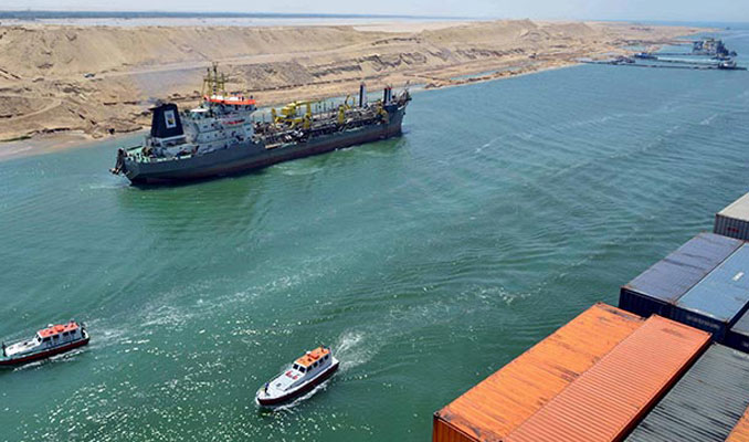 Mısır, Süveyş Kanalı'ndan geçiş ücretine zam yaptı