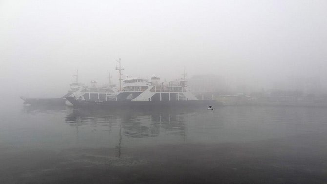 Çanakkale Boğazı, sis nedeniyle gemi trafiğine kapandı