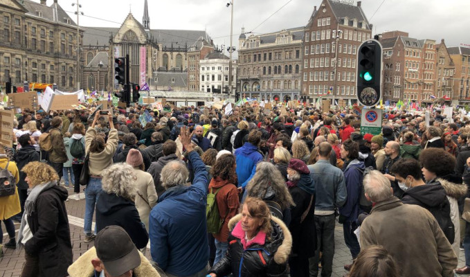 Hollanda'da protesto! İklim için yürüdüler