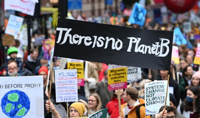 Paris ve Londra 'da halk iklim için yürüdü
