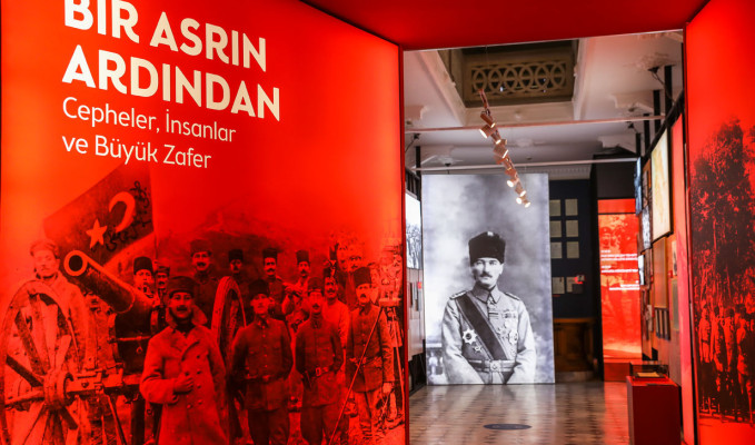 Türkiye İş Bankası Müzesi'nden yeni sergi: 'Bir Asrın Ardından'