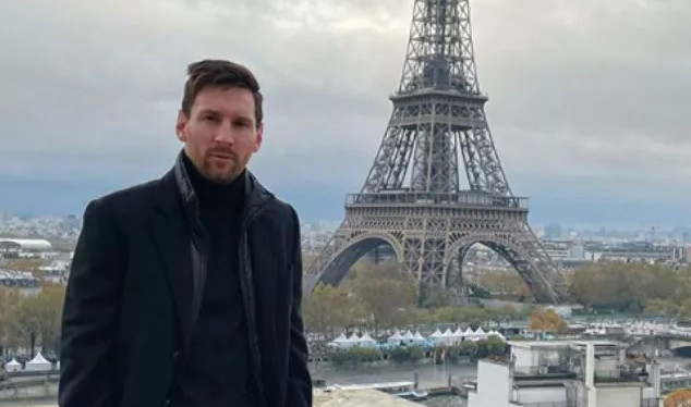 Messi'nin pozu Türkiye'de viral oldu, İBB de katıldı: 'Açılıştan önce bir de beni tek çek dedi'