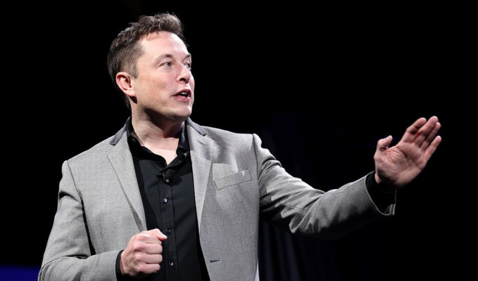 Elon Musk Tesla hisselerini satmaya devam ediyor