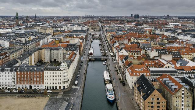 Danimarka'da koronavirüs vakaları rekor seviyede