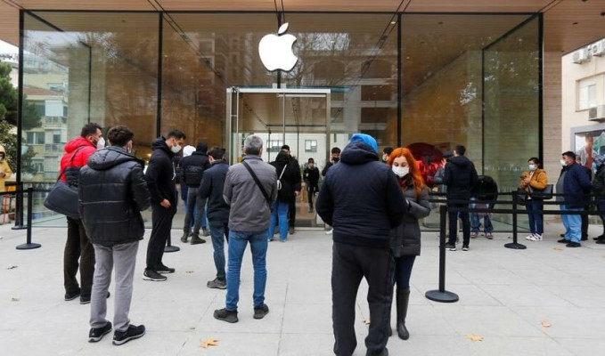 Apple Omikron yüzünden çark etti... Ofise dönüş iptal