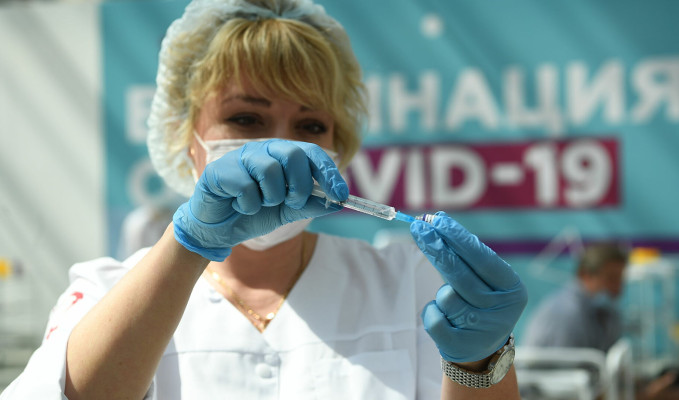 Rusya’da yaklaşık 76 milyon kişiye korona virüs aşısı yapıldı