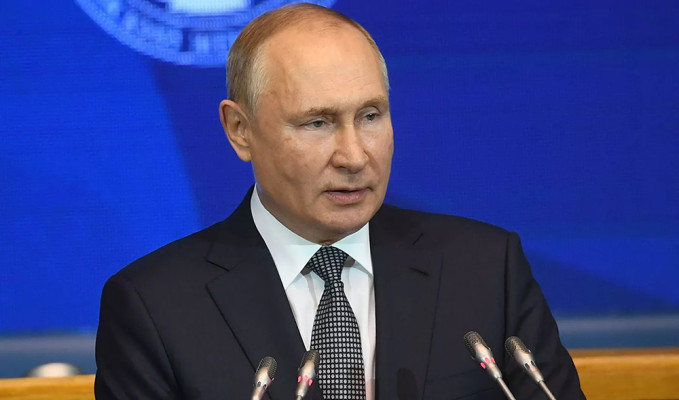 Putin: Sputnik V, Omikron'u etkisiz hale getiriyor
