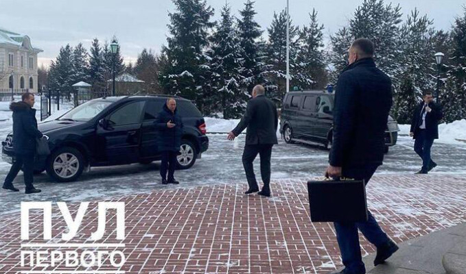 Putin, Lukaşenko Petersburg'da bir araya geldi