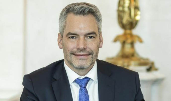 Avusturya’da yeni başbakan Karl Nehammer göreve başladı