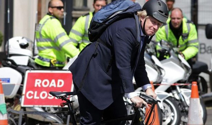 İngiltere Başbakanı Johnson: Dönüm noktasına ulaştık