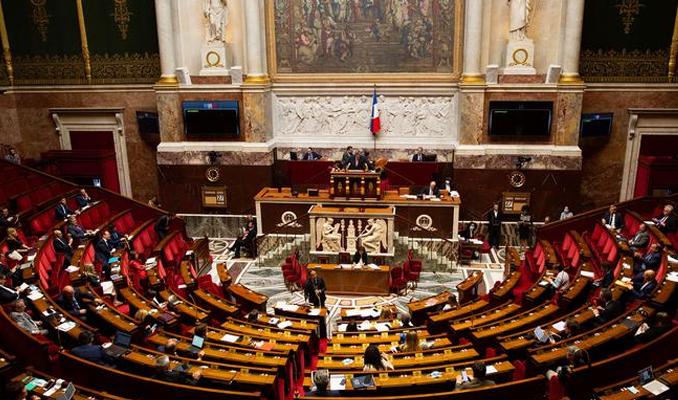 Fransa'da 'bölücülük yasası' Meclis'ten geçti