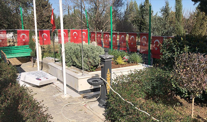 Adana'da şehit kabirlerinin de arasında olduğu 79 mezar tahrip edildi