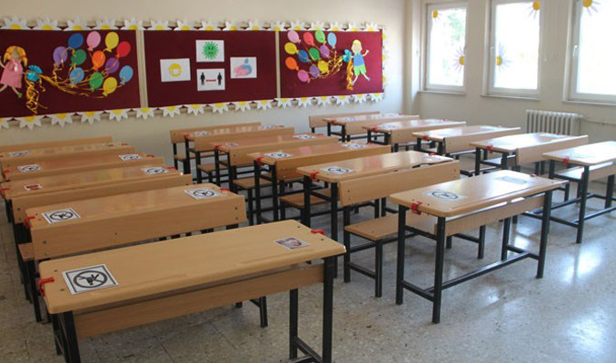 İstanbul Valiliği'nden okulların açılmasına dair açıklama