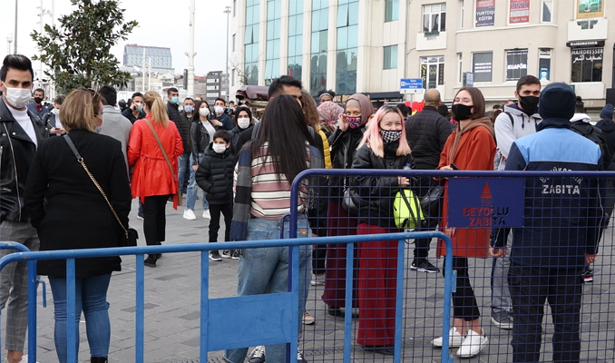 Beyoğlu'nda yoğunluk: İstiklal Caddesi kapatıldı