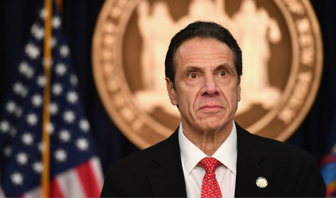 Tacizle suçlanan New York Valisi'ne istifa çağrısı