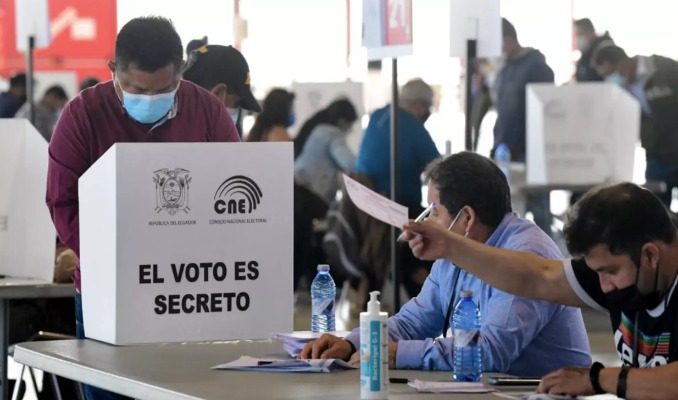 Peru'da devlet başkanlığı seçimleri başladı