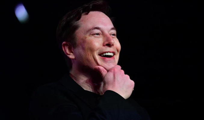 Elon Musk'a 'Dünya Günü' sürprizi