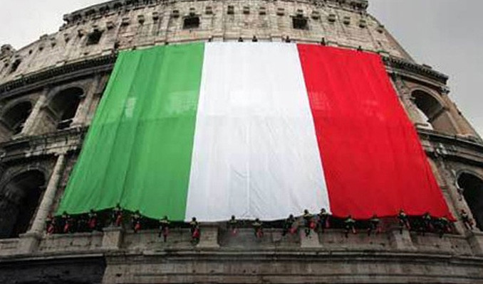 İtalya'da bütçe açığı büyüyor