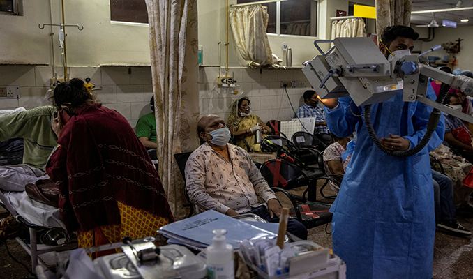 Hindistan'da son 24 saatte korona virüsten 4 bin kişi hayatını kaybetti