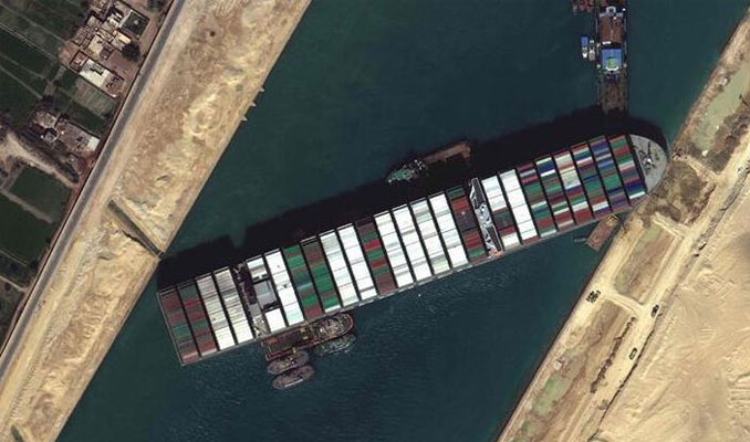 Süveyş Kanalı'nı tıkayan gemi olayında yeni gelişme: Mısır, tazminatta geri adım attı