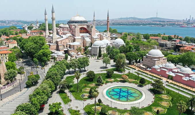 Turistlerin gözü İstanbul' da