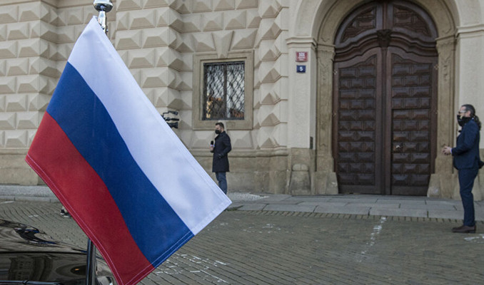 54 Rusya diplomat Çekya’dan ayrıldı