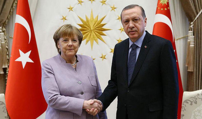 Erdoğan ve Merkel video konferans görüşmesi gerçekleştirdi
