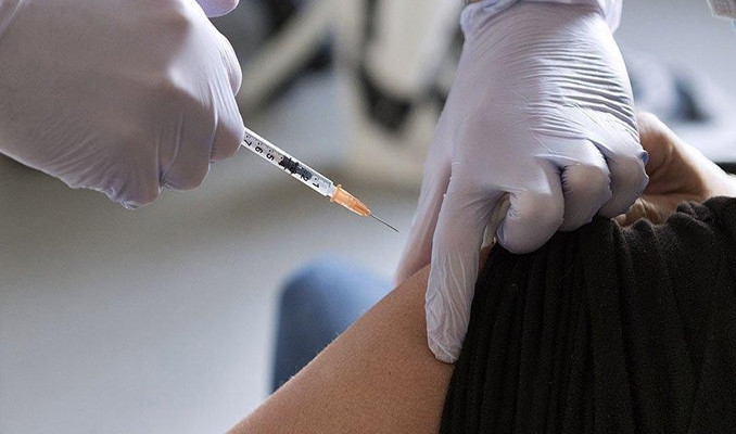 İki doz aşı yaptıranların sayısı 10 milyonu geçti