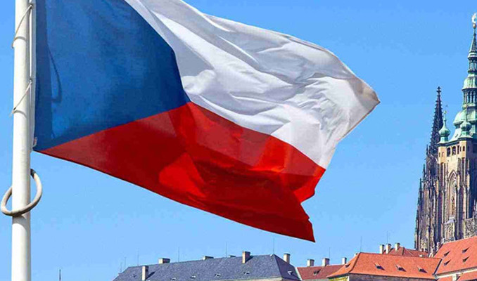 Çekya Başbakanı'ndan Rus diplomatlara karşı sınır dışı çağrısı
