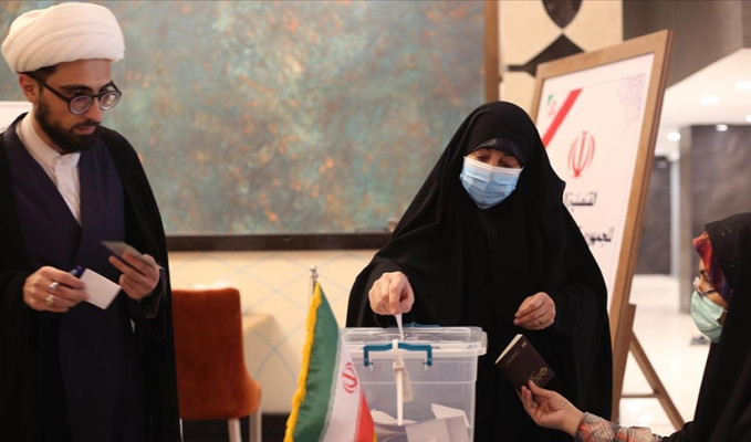 İran'da oy verme işlemi tamamlandı