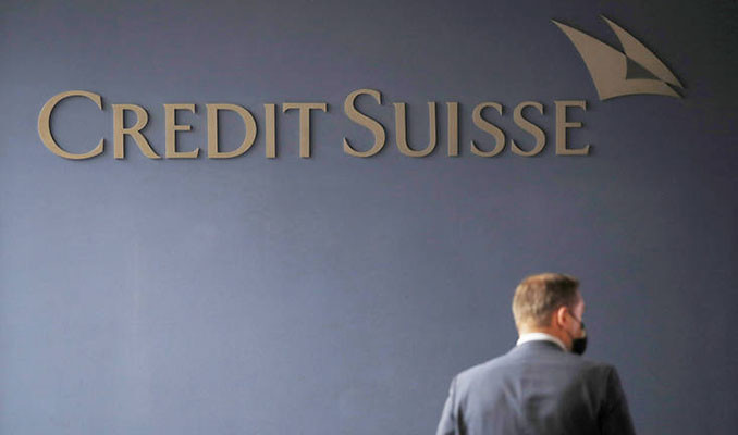 Credit Suisse’in yatırımcıları düşen gelirlerden endişeli