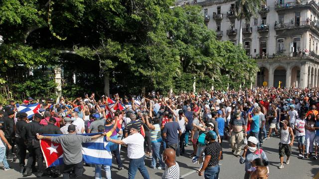 Küba'da protestoculardan biri hayatını kaybetti