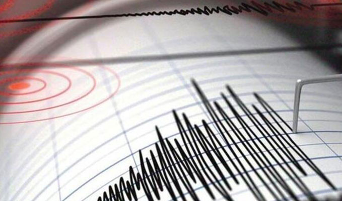 İzmir'de 4,2 büyüklüğünde deprem