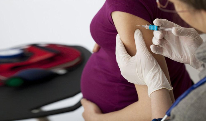 Hamilelerde aşı gerginliği! Düşük ihtimalini artırır mı?