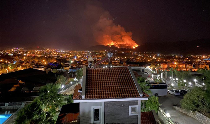 Fethiye'de de orman yangını! Ölüdeniz alev alev