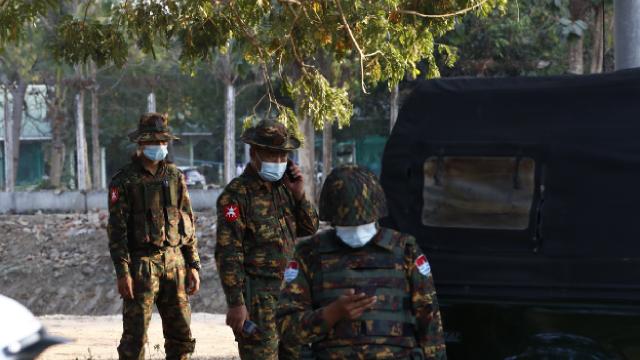 Myanmar ordusu gizli kliniği ateşe verdi