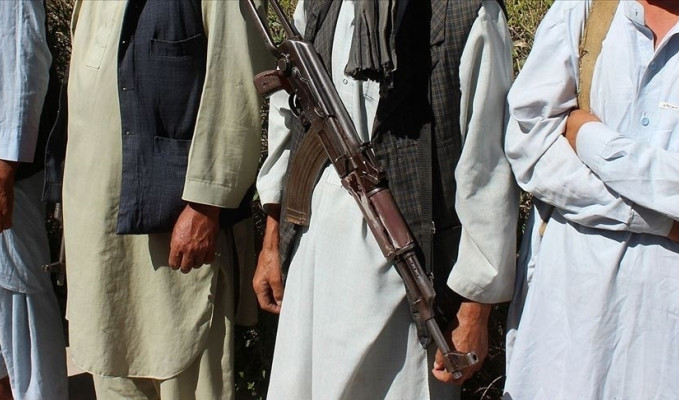 Taliban kolordu komutanlığını ele geçirdi!