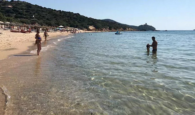 İtalya'da turistler kumsallardan 6 ton kum çaldı