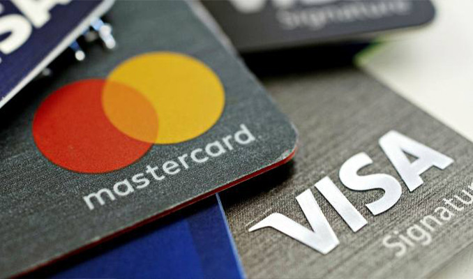 Visa ve Mastercard bankaları tehdit etmeye başladı