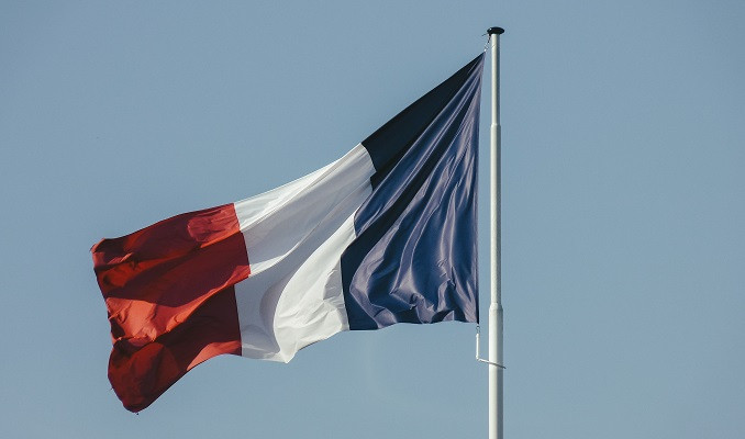 Fransa'da 17 bin 300 yeni vaka