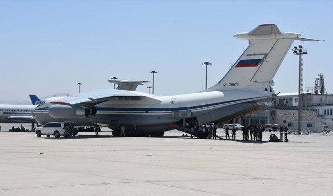 Rusya'nın Afganistan'dan 4 uçakla tahliye operasyonu 
