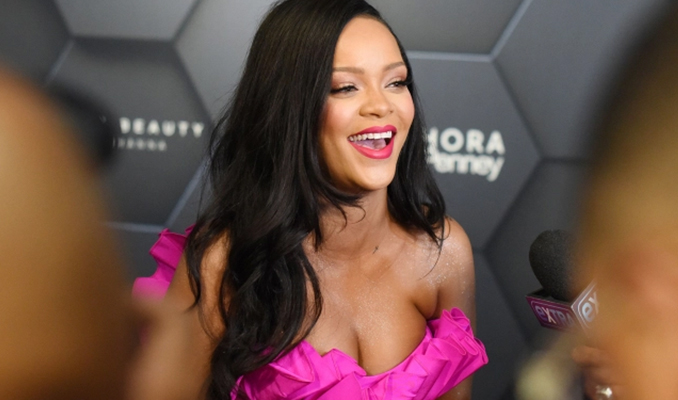 Rihanna milyarderler listesine ismini yazdırdı