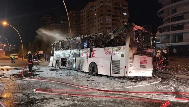 Ankara'da yolcu otobüsü alev aldı: Ölü ve yaralılar var